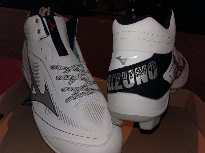 White Men's Size M 12.0 (W 13.0) Adult Mizuno High Top Molded Cleats (New)