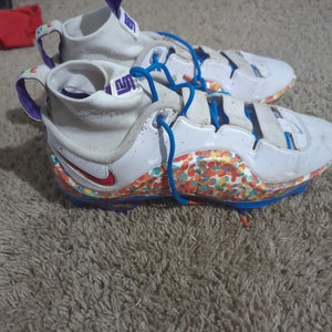 Men's Size M 10.5 (W 11.5) Nike Molded Cleats (Used)