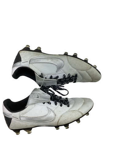 Used Nike Soccer Cleats White Junior 05.5 11613-s000183781