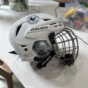 Small Bauer Re-Akt 85 Helmet (Used)