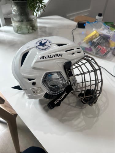 Small Bauer Re-Akt 85 Helmet (Used)