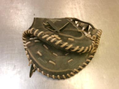Used Easton Prowess Bb Sb Catchers Rh Throw Black 32 1 2" 11339-s000202933