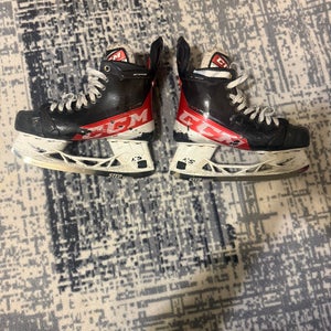 2021 CCM JetSpeed FT4 Pro Hockey Skates WITH EXTRA SET OF STEELE Regular Width 6 (Used)