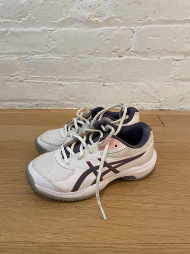 White Unisex 1Y (Big Kids / Youth) Youth Asics Gel Shoes (Used)