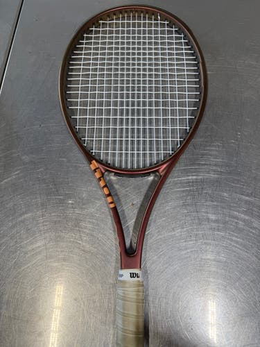 Adult Wilson Pro Staff Tennis Racquet (Used)