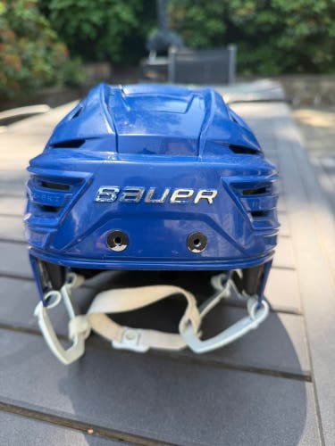Medium Bauer Re-Akt 150 Helmet (Used)