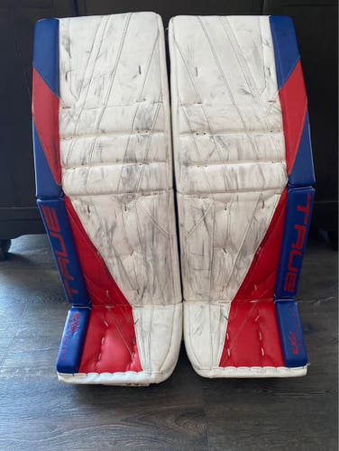 34" True Catalyst PX3 Goalie Leg Pads Pro Stock (Used)