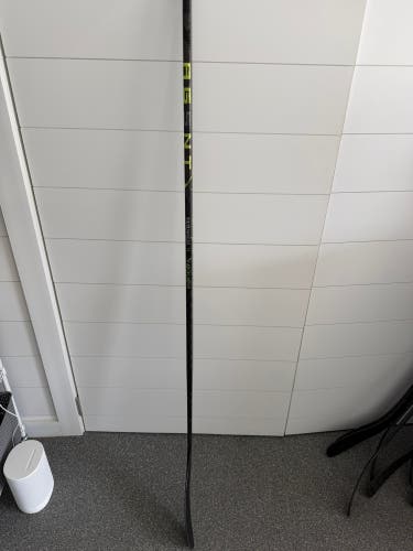 Senior Bauer AG5NT Right Handed Hockey Stick P92 95 Flex Pro Stock (Used)