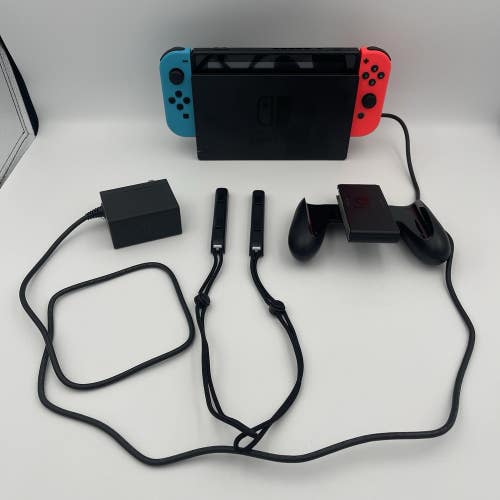 Nintendo Switch Handheld Console HAC-001(-01) - Excellent Mint Condition Bundle