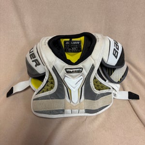 Medium Junior Bauer Supreme S170 Shoulder Pads (Used)