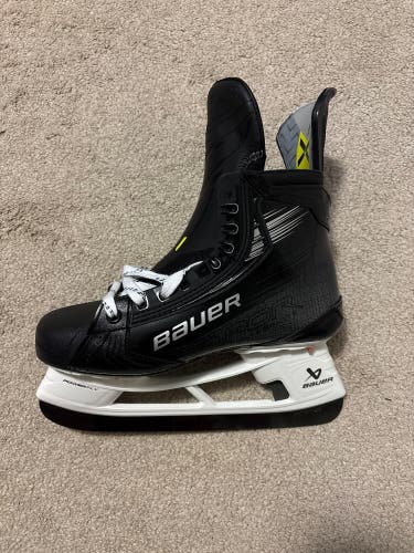 Black 2023 Bauer Vapor Hyperlite 2 Hockey Skates 8 (New)