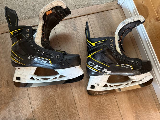 2020 CCM Super Tacks AS3 Hockey Skates Wide Width 8.5 (Used)