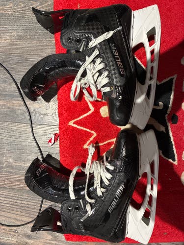 Black 2022 Bauer Supreme Mach Hockey Skates 7 (Used)
