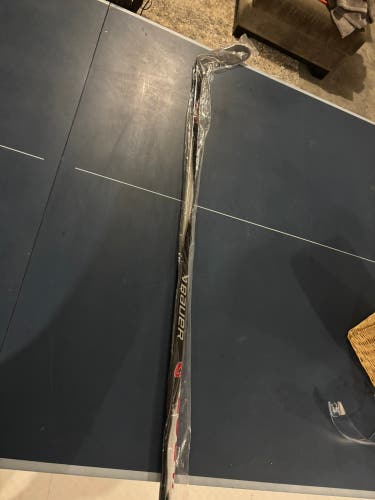 Senior Bauer Vapor Team Right Handed Hockey Stick P28 77 Flex Pro Stock (New)