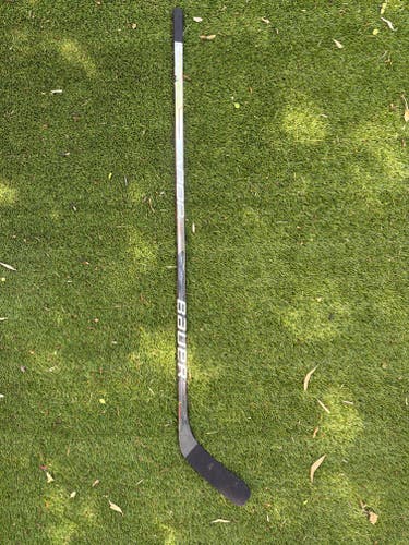 Intermediate Bauer Vapor Hyperlite Left Hand Hockey Stick P88 55 Flex (Used)