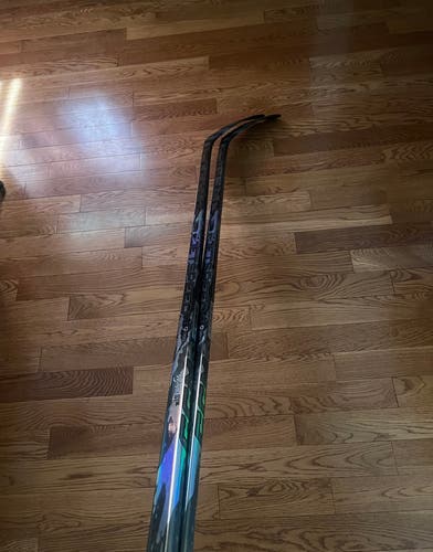 (2 Pack) Senior CCM JetSpeed FT9 Pro Left Hand Hockey Stick P28 75 Flex Pro Stock (New)