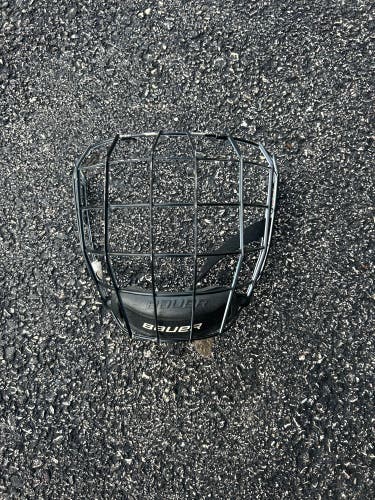 Bauer (Used) cage great condition