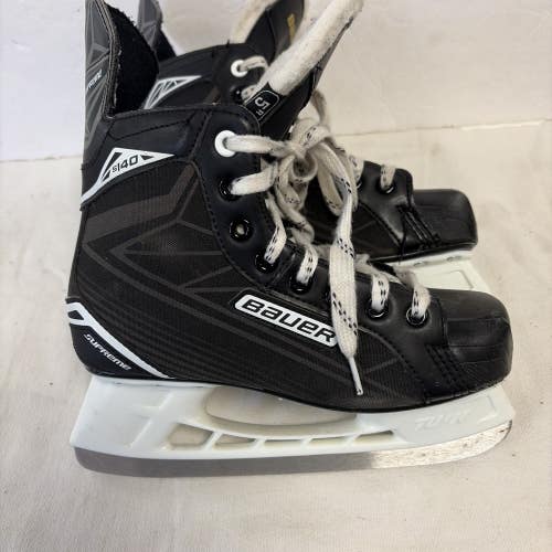 Junior Size 5 Bauer Supreme S140 Ice Hockey Skates