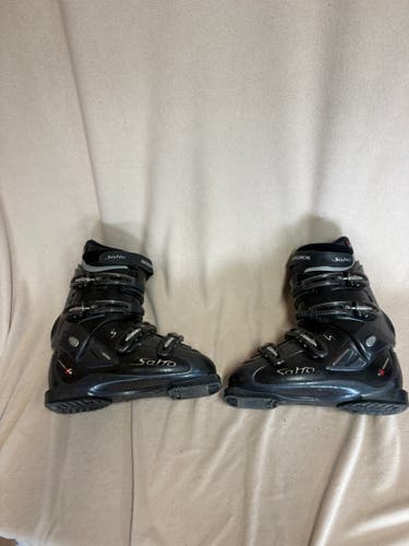 Mondo 28 & 28.5 Men's Salto Cockpit Ski Boots (Used)