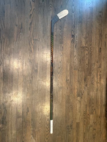 Intermediate Warrior Covert QR6 Pro Right Handed Hockey Stick W28 65 Flex (Used)