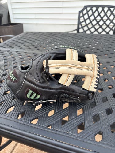 Wilson A2000 RH Infield Baseball Glove 11.75" (Used)