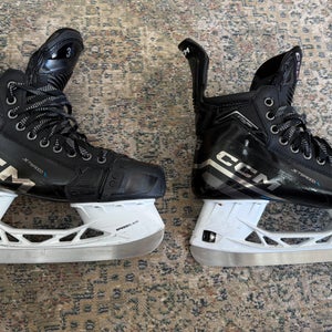 Black CCM JetSpeed FT6 Pro Hockey Skates Regular Width Pro Stock 9 - Cole Smith (Used)