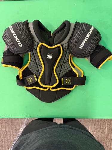 Small Senior Sher-Wood Rekker Shoulder Pads (Used)