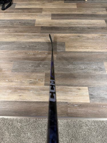 Senior CCM Ribcor 96K Right Handed Hockey Stick P29 75 Flex (New)