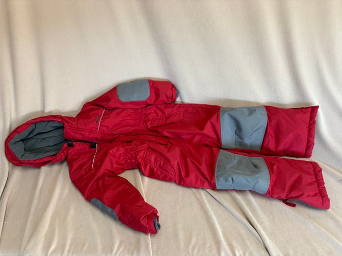 I Xtreme outfitters Red Unisex Youth size 6 Ski suit (Used)