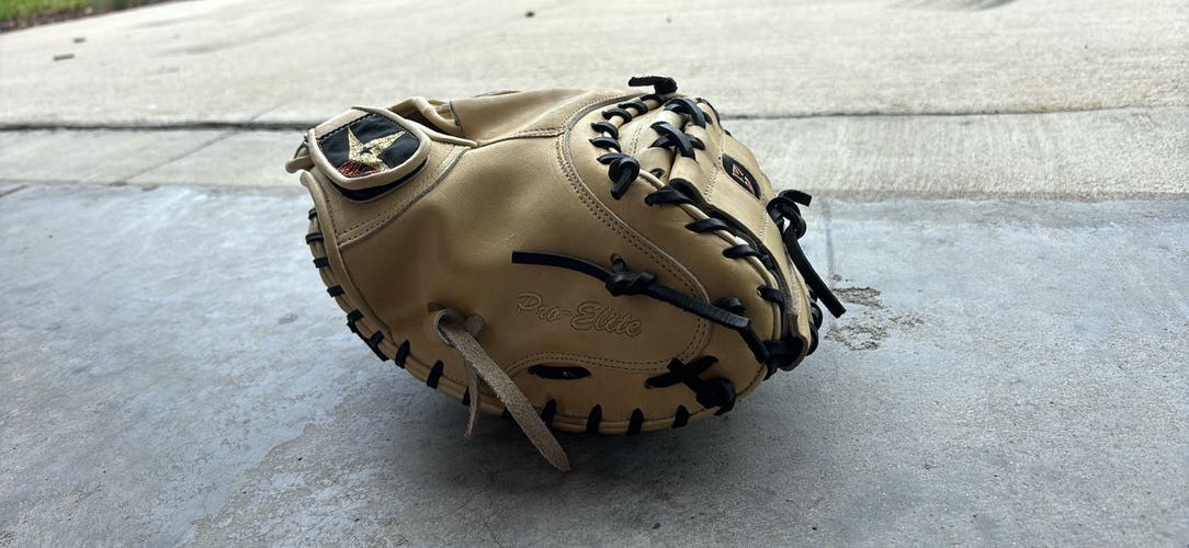 All Star CM3000SBT RH Catcher's Glove 34" (Used)