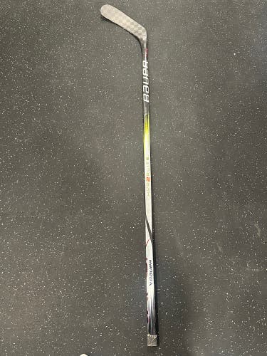 Intermediate Bauer Vapor Hyperlite 2 Left Hand Hockey Stick P92M 55 Flex (Used)