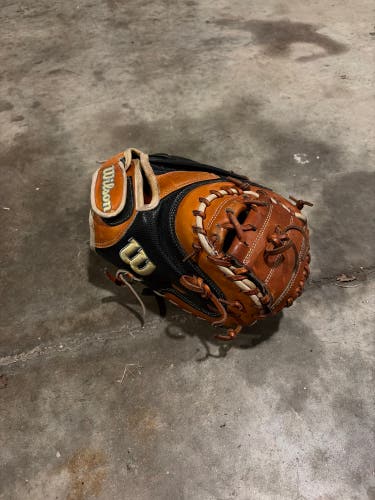 Wilson A2000 RH Catcher's Baseball Glove 34" (Used)