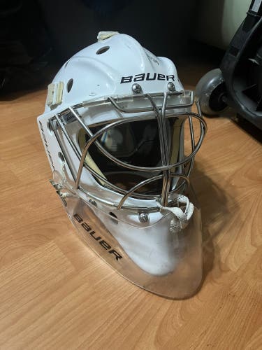 Small Bauer 950 Cat Eye Goalie Mask w/EXTRA NORMAL CAGE (Used)