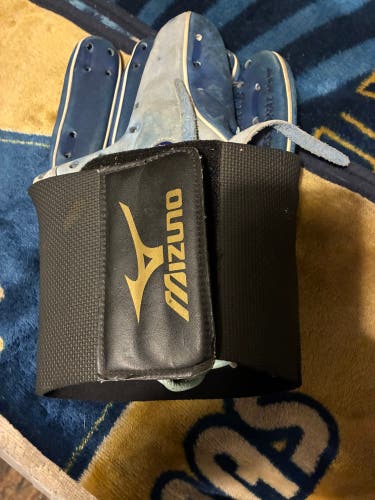 Used Rawlings Heart Of The Hide Wing Tip Project Baseball Glove And Mizuno Wrap