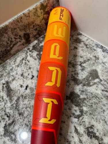 2025 Easton Hype Fire Composite USSSA Certified Bat (-5) 27 oz 32" LIGHTLY USED!! LIKE NEW!!!