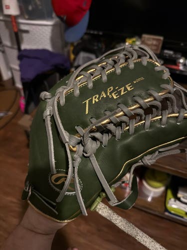 Rawlings Heart of the Hide RH Outfield Baseball Glove 12.75" (New)