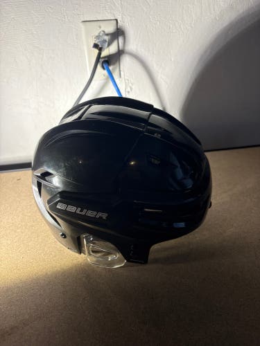 Large Bauer Re-Akt Helmet (New)