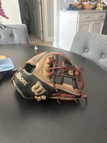 2024 Wilson A2K RH Infield Baseball Glove 11.5" (Used)