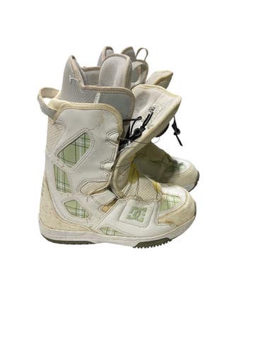 Used Dc Scout Womens Snowboard Boots White Senior 7 11847-s000036204