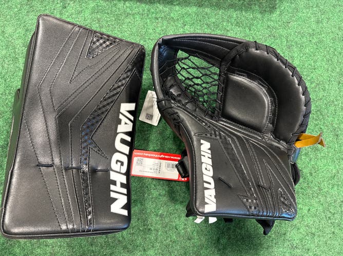 Black Intermediate Vaughn SLR4 Goalie Glove & Blocker Set Regular (New)