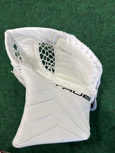 White Intermediate True Catalyst 7x3 Goalie Glove Regular (New)