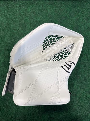 White Senior Warrior Ritual G7 Pro Goalie Glove Full Right (New)