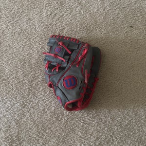 2024 Wilson RH Infield Baseball Glove 10.75" (Used)