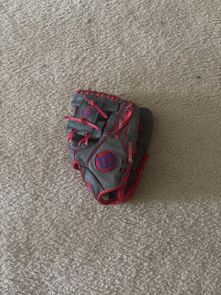 2024 Wilson RH Infield Baseball Glove 10.75" (Used)