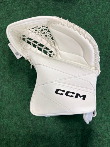 White Intermediate CCM Axis 2.9 Goalie Glove Regular (New)