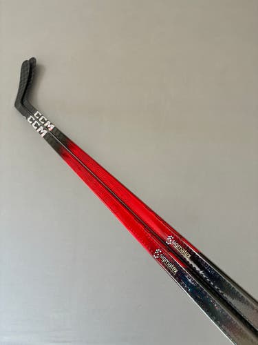 *2 Pack* of New 55 Flex P29 Senior CCM Ribcor Team (Jetspeed Dress) Right Hand Hockey Sticks - Red