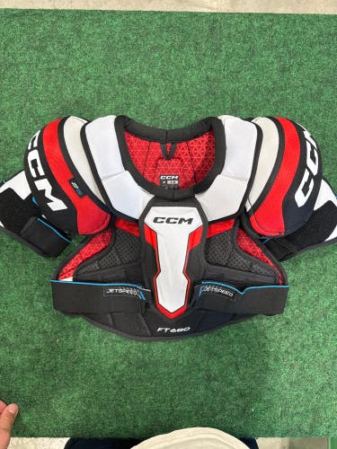 CCM JetSpeed FT680 Shoulder Pads (New) | Junior Large