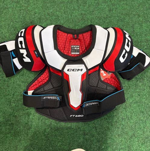 CCM JetSpeed FT680 Shoulder Pads (New) | Senior Small