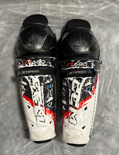 Intermediate CCM JetSpeed FT680 Shin Pads 12" (Used)
