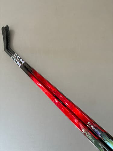 *2 Pack* of New 65 Flex P29 Senior CCM Ribcor Team (Jetspeed Dress) Right Hand Hockey Sticks - Red